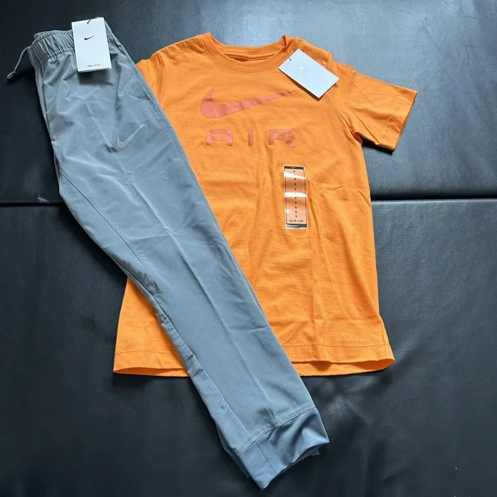 NWT Nike Jogger & Tee Set Boys Youth Size Small